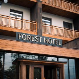 Forest 1961 Boutique Hotel & Restaurant, מלון בונדזור