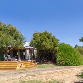 Bergsicht Country Farm Cottages، فندق في تولباغ