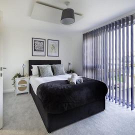 Stylish & Modern Flat 2 Min Walk to Ashford Outlet, hotel v destinaci Ashford