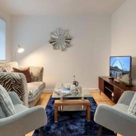 Armstrong Apartment 2 Dog Friendly City Break Stay، فندق في High Heaton