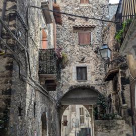 Charming Mountain Retreat in Pacentro, Italy, hotel u gradu Pacentro