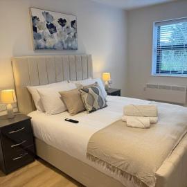 Sale Road Serviced Apartments Near Airport & Trafford Centre, hotel a Wythenshawe