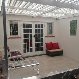 Tyler's at Nirvana, hotel i Constantia