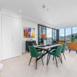 Fabulous 2BR 2BA Apartment in the Central District: Canberra şehrinde bir otel