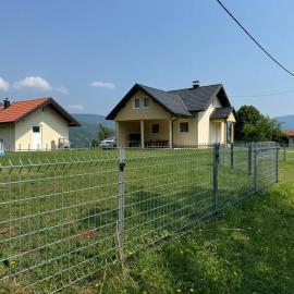 Kuća za odmor- Fojnica, hotel in Tješilo