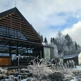 Lakeforest Dedinky Wellness Chata privát jacuzzi aj sauna, výhľad na jazero, hotel v mestu Dedinky