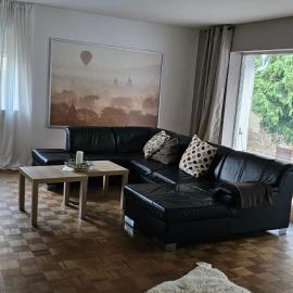 Schöne Zimmer am Langenselbolder Dreieck A 45 A 66 – hotel w mieście Neuberg