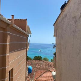 Himara City-Center Apartment