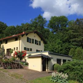 Ferienwohnungen Haus Fröhlich FeWo Fuchstein, hotel in Tabarz