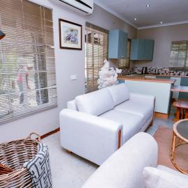 The Bush Cottage at Mokolodi Gaborone, готель у місті Габороне