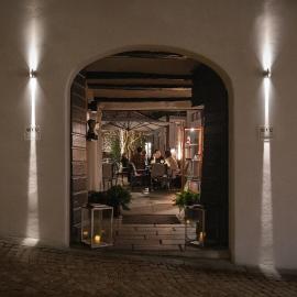 Uve Rooms & Wine Bar, hotel i La Morra