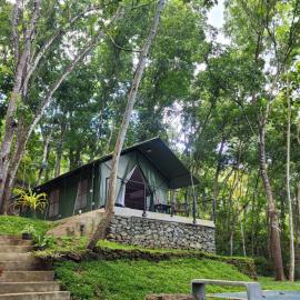 Trickling Stream Campsite, hotel in Alawala