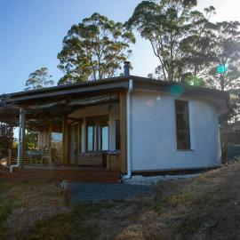 The Roundhouses, Hotel in Cygnet