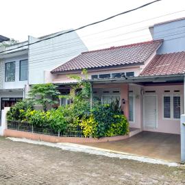 SYARIAH - Beautiful 3BR Home - 8 min from Centre by Sakura, hotel in Krawang