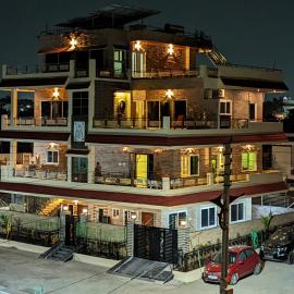 Barla's Home Stay Luxury 2BHK, hotel in Rajiv Gandhi International Airport