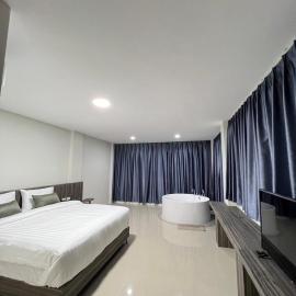Royal Creek Golf Club And Resort, hotel in Udon Thani
