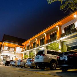 Aziss Boutique Hotel - SHA Plus, hotel v destinácii Phitsanulok