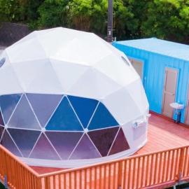 ヒカリドーム オーシャンビューのグランピング施設, hotel em Uruma