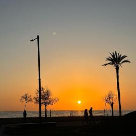 Apartamento premium a pie de playa, con 3 piscinas, mini golf y terraza, hotel u gradu Salobrenja