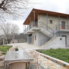 Villa Selenica Zhitom, hotel in Poliçan