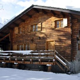 Chalet Tradizionale con bel giardino, ξενοδοχείο σε Champoluc