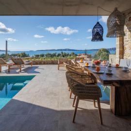 Gialova SUNSET VILLA with Seaview & Private Pool, hotel i Gialova