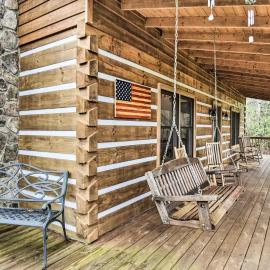 Carolina Moon Cabin, hotel in Franklin