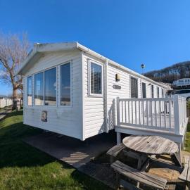 BEAUTIFULLY PRESENTED DOG FRIENDLY CARAVAN on VERY POPULAR LITTLESEA HOLIDAY HAVEN PARK WEYMOUTH