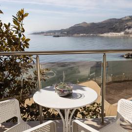 Seaside Bliss- Elegant 1BD with Stunning View by Flat Mаnager