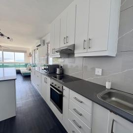92 Camarque - 3 Bedroom Beachfront Apartment In Umdloti - 180 Degree Sea Views, хотел в Умдлоти