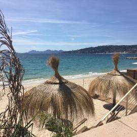 NEW renovated spacious 2 BR Apt AC 300m from Beach, hotel in Juan-les-Pins