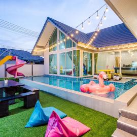 M4 Billion Pool Villa Cha-am, hotelli kohteessa Cha Am