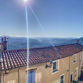 Maison sommet village avec jardin jacuzzi vue, hotel u gradu 'Cabris'