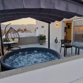 Hill Luxury Suite, khách sạn ở Moírai