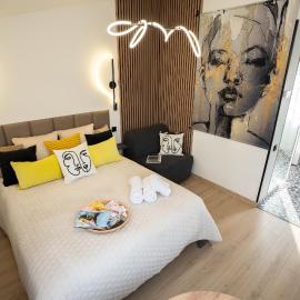 Green Garden & Private Parking Apartments with Playground, מלון בריגה