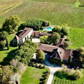 Château la Gineste - Castle and Vineyard, khách sạn ở Duravel