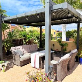 Cozy Corner Close to Beach, Golf and Shopping