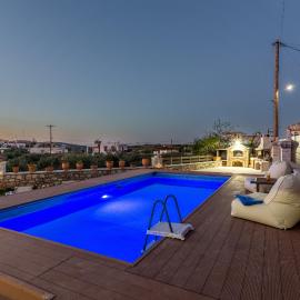Stone Villa Alfa with private pool، فندق في Alfá