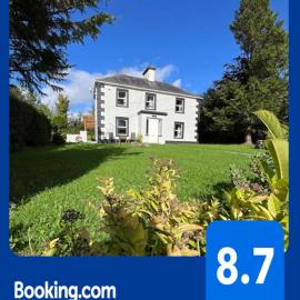 The Rathmore House, hotel di Roscommon