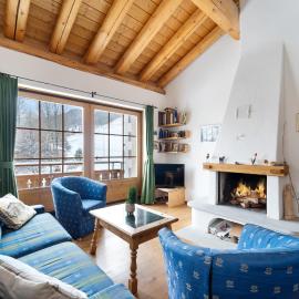 Luxury Chalet St Moritz with View - 4 Bedrooms, hotel din Madulain