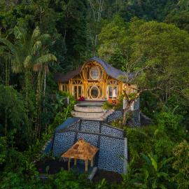 Punduk Villa - The Manta, hotel di Selat
