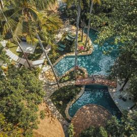 Tropik Resort Lombok, hotel sa Selong Belanak