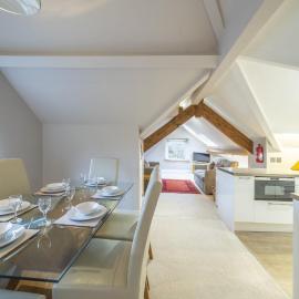 The Viewpoint - Stylish apartment in an elevated position in the centre of Ambleside