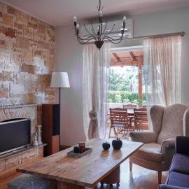 Evi's Voula Home