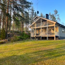 Villa Hyppykallio, LaatuLomat, hotel a Juva