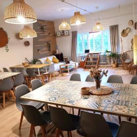 Nómada Hostel - Surf & pilgrim House, hotel v destinácii San Vicente de la Barquera