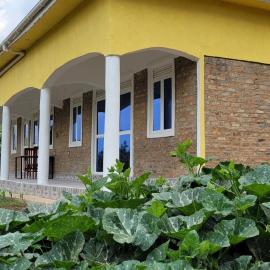 Kamengo Cottages, hôtel à Fort Portal
