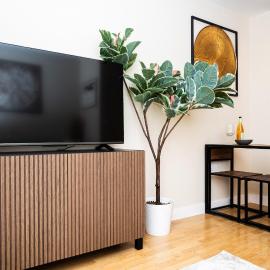 Two bed City Apartment with FREE Parking and NETFLIX, Hotel in Hunslet