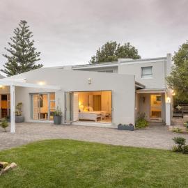 Tuis en Tevrede - 2 Bedroom Flat