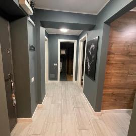V apartament - ultra central Otopeni